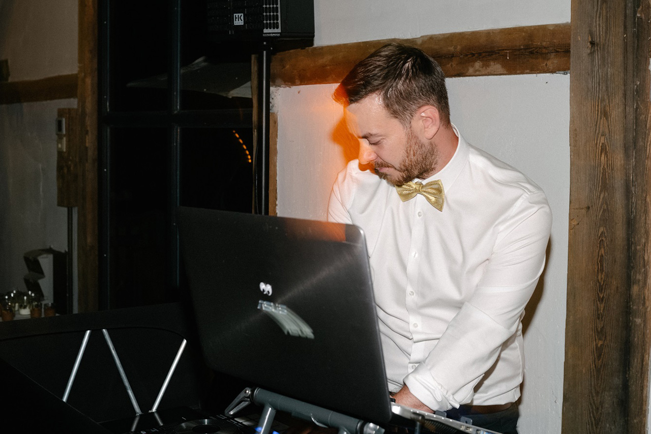 DJ Habela auf einer Hochzeit auf Gut Hötzing