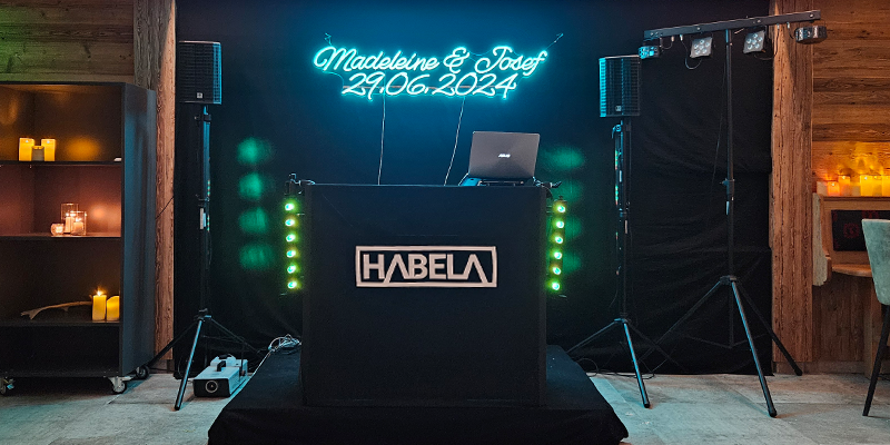 DJ Habelas Wedding Setup mit Lichttechnik und Tontechnik